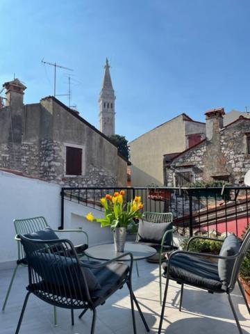 Deluxe Apartment Casa Flores With Sea View & Terrace Rovigno Esterno foto