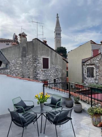 Deluxe Apartment Casa Flores With Sea View & Terrace Rovigno Esterno foto